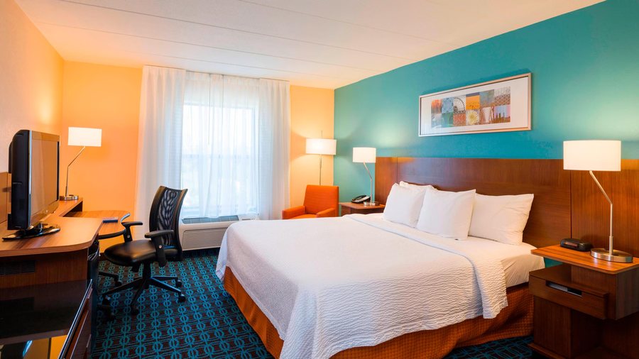 Fairfield Inn Laurel — Guest room