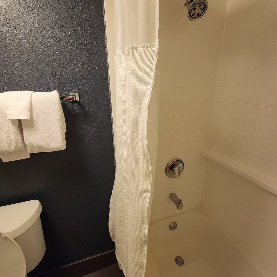 Fairfield Inn Myrtle Beach North — Bathroom