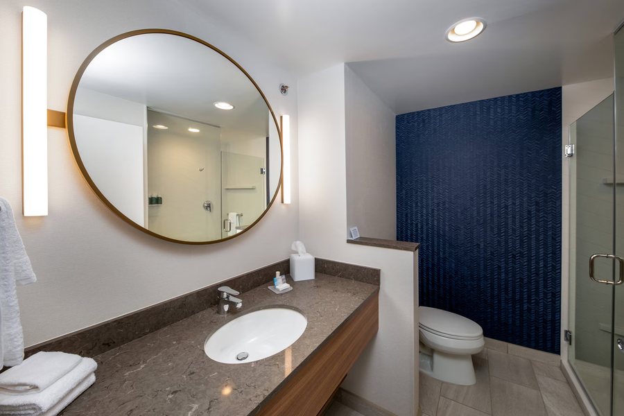 Fairfield Inn North Little Rock — Bathroom