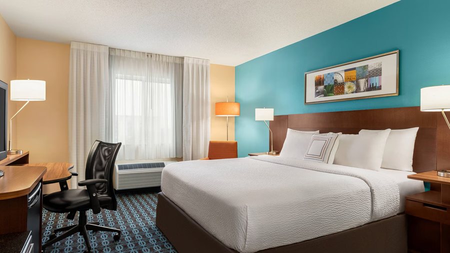 Fairfield Inn Philadelphia Airport — Guest room