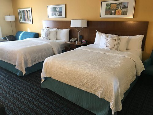 Fairfield Inn Santa Clarita Valencia — Guest room