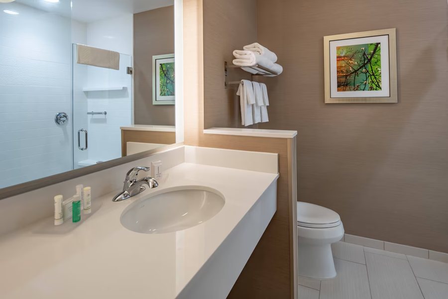 Fairfield Inn St George — Bathroom