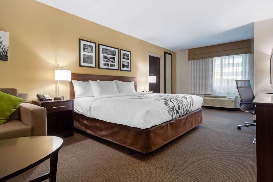 Fairfield Inn Suites Bismarck South — Guest room