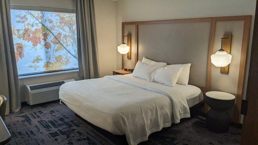 Fairfield Inn Suites by Marriott Clear Lake — Guest room