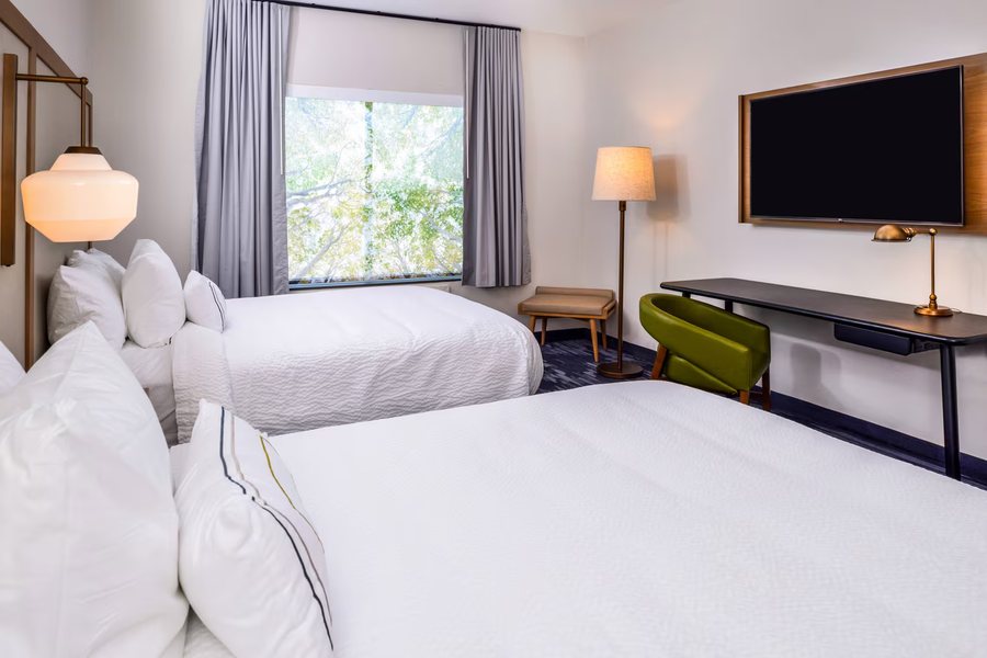 Fairfield Inn Suites by Marriott Fort Worth Southwest at Cityview — Guest room