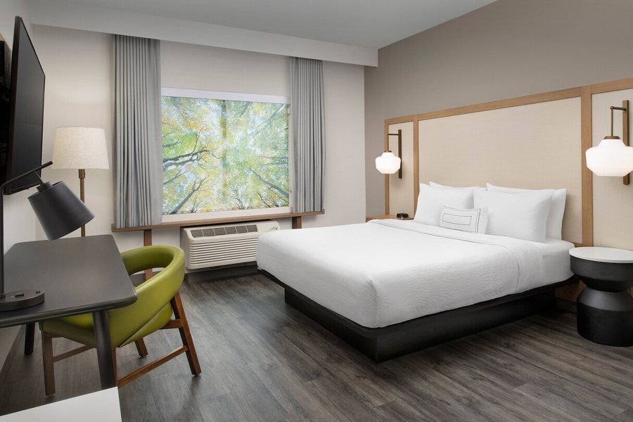 Fairfield Inn Suites by Marriott Gainesville I 75 — Guest room