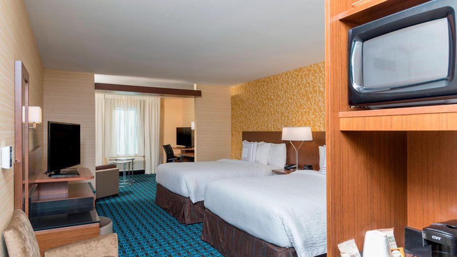 Fairfield Inn Suites by Marriott Indianapolis Fishers — Guest room