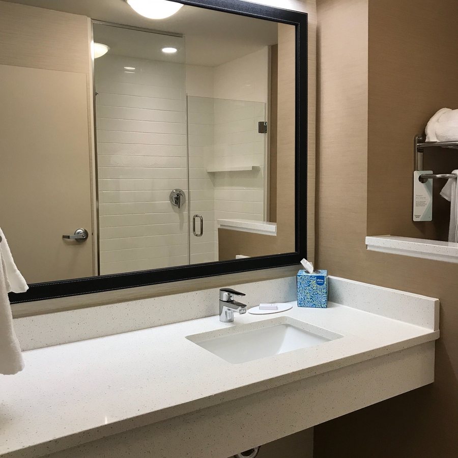 Fairfield Inn Suites by Marriott Panama City Beach — Bathroom