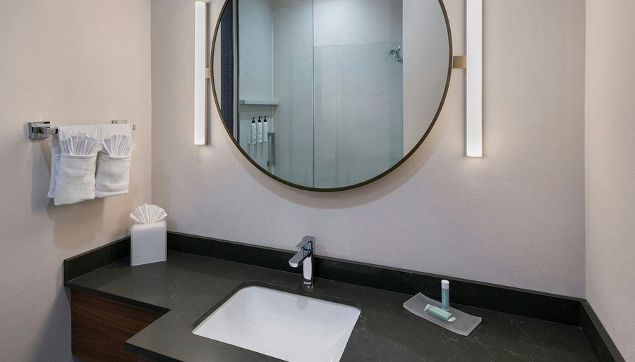 Fairfield Inn Suites By Marriott Somerset — Bathroom