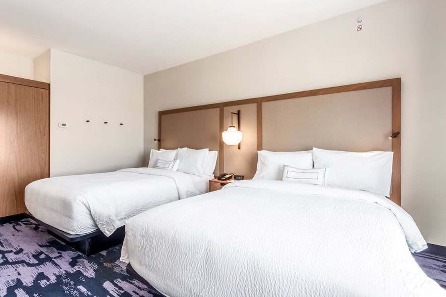 Fairfield Inn Suites Dallas Arlington South — Guest room