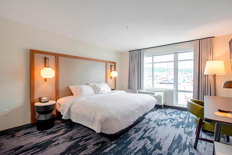 Fairfield Inn Suites Duluth — Guest room
