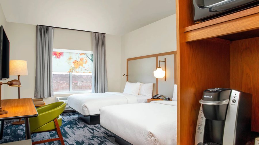Fairfield Inn Suites Harrisburg West Mechanicsburg — Guest room