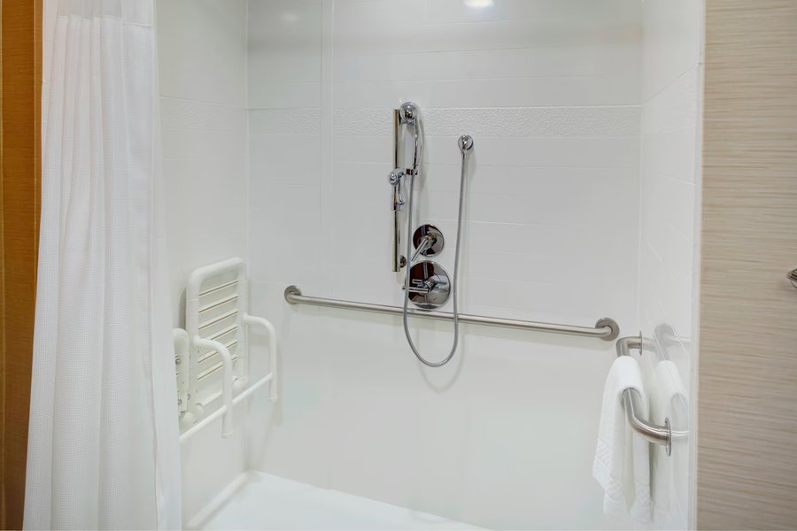 Fairfield Inn Suites Hollister — Bathroom