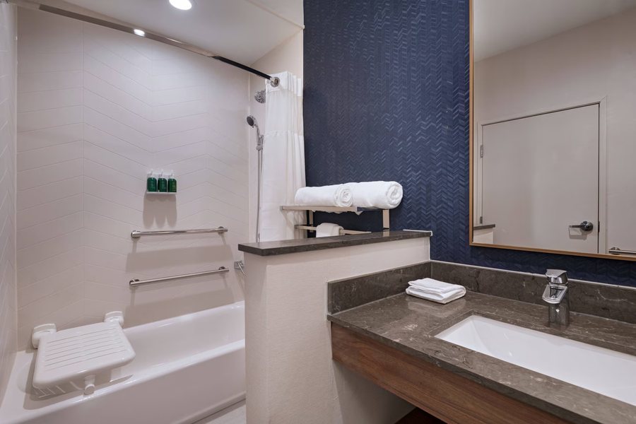 Fairfield Inn Suites Houston Katy — Bathroom
