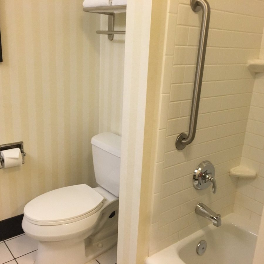Fairfield Inn Suites Huntingdon Route 22 Raystown Lake — Bathroom