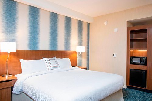 Fairfield Inn Suites Indianapolis Carmel — Guest room