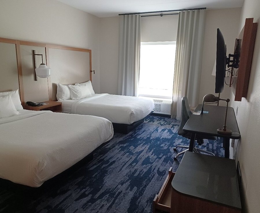 Fairfield Inn Suites Knoxville Alcoa — Guest room