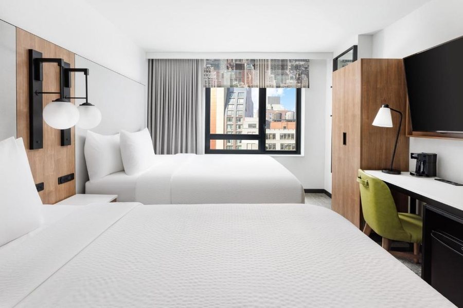 Fairfield Inn Suites New York Manhattan Times Square South — Guest room