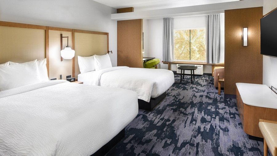 Fairfield Inn Suites Ontario Rancho Cucamonga — Guest room