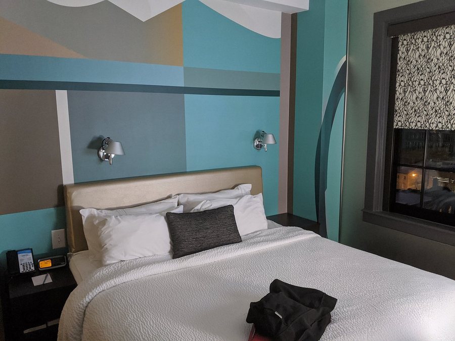 Fairfield Inn Suites Philadelphia Downtown Center City — Guest room