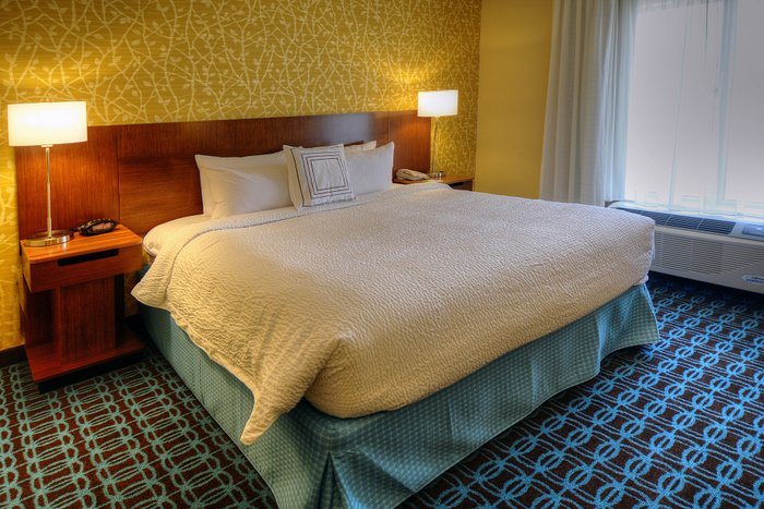 Fairfield Inn Suites Princeton — Guest room