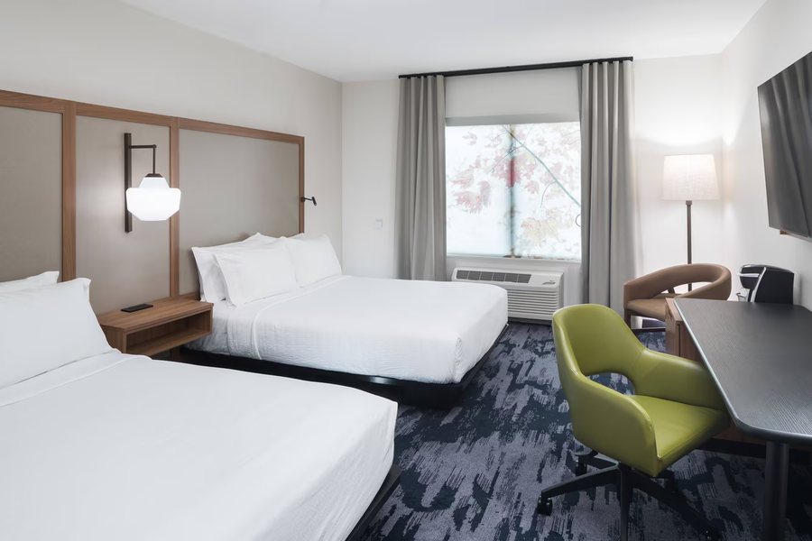 Fairfield Inn Suites Savannah SW Richmond Hill — Guest room