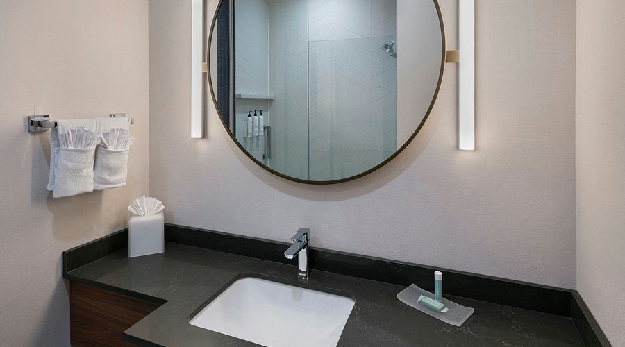 Fairfield Inn Suites Somerset — Bathroom