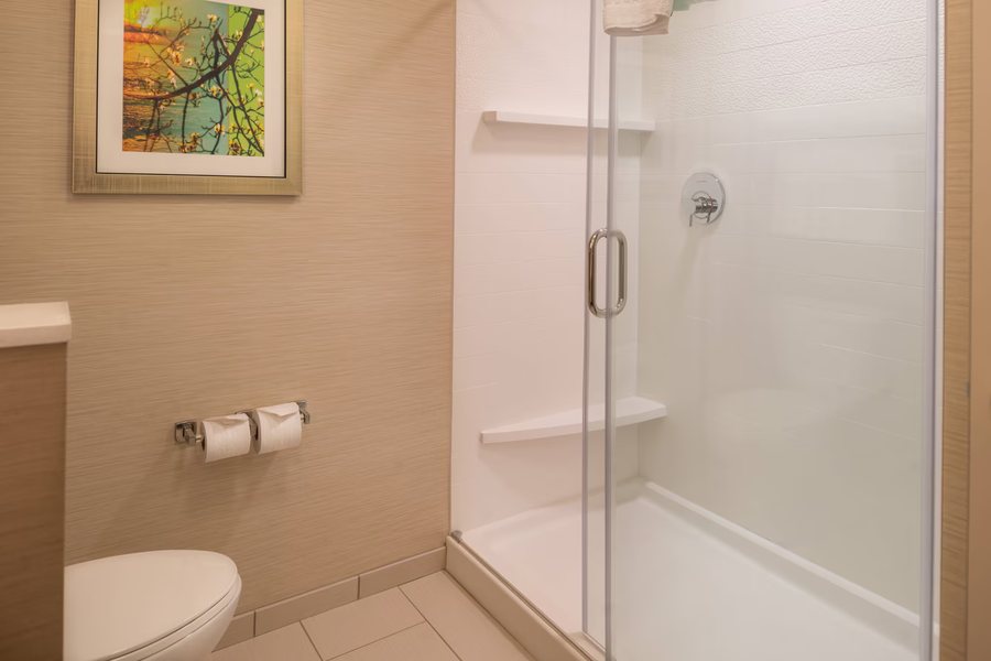 Fairfield Inn Suites St Louis Westport — Bathroom