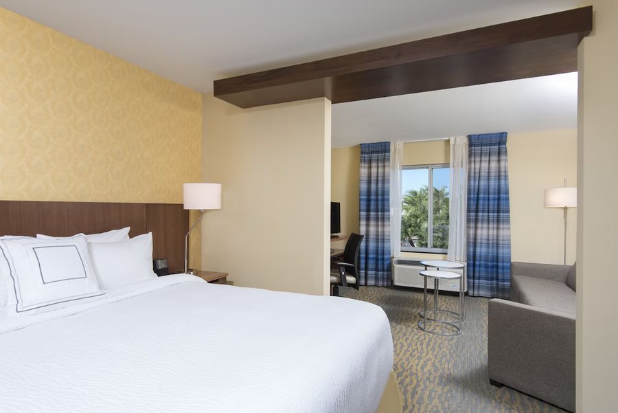 Fairfield Inn Suites Tampa Westshore Airport — Guest room
