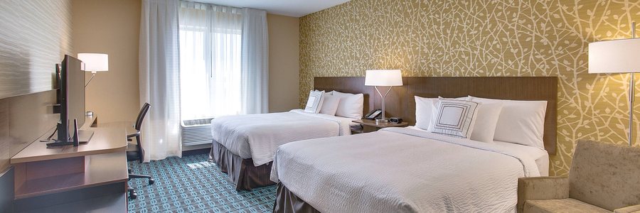 Fairfield Inn Suites Wichita East — Guest room