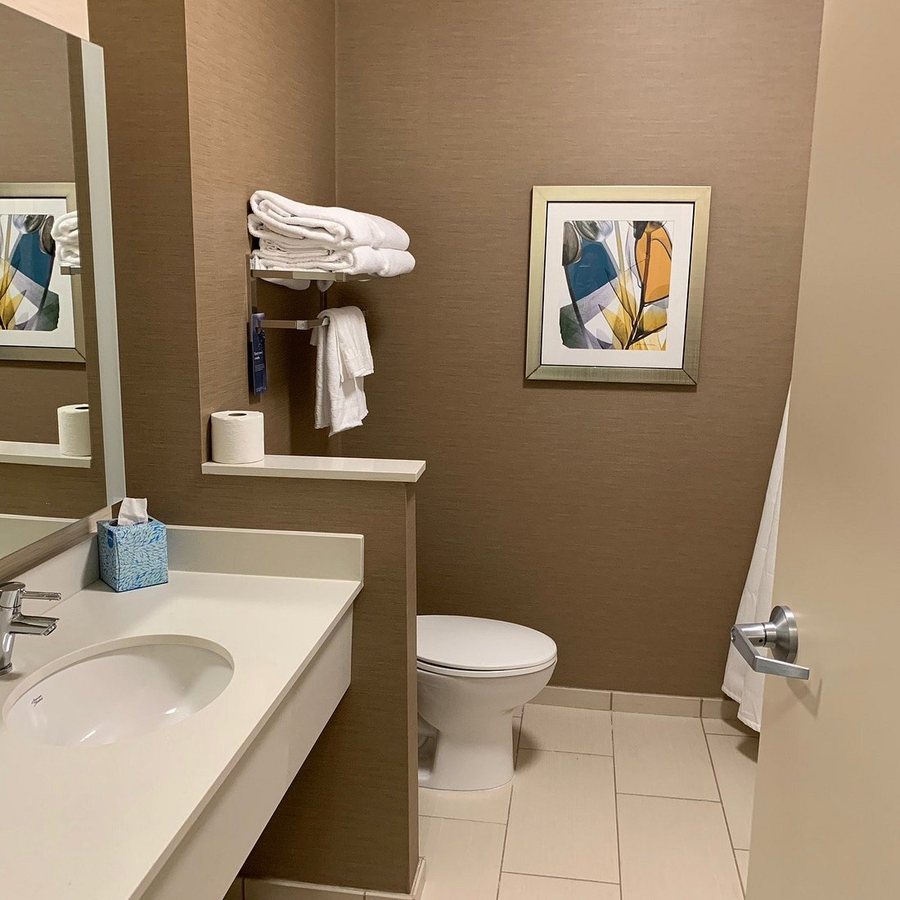 Fairfield Place Bed Breakfast — Bathroom
