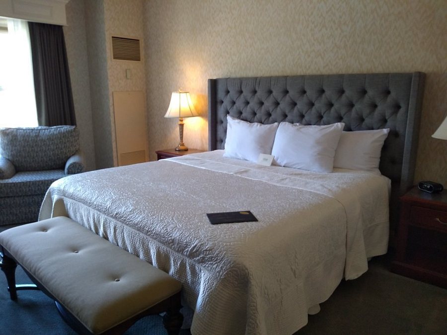 Fairhaven Village Inn — Guest room