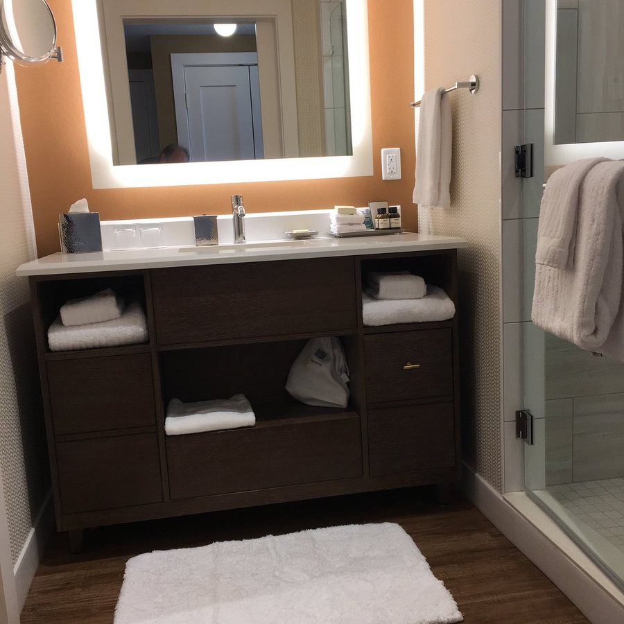 Fairmont Austin — Bathroom