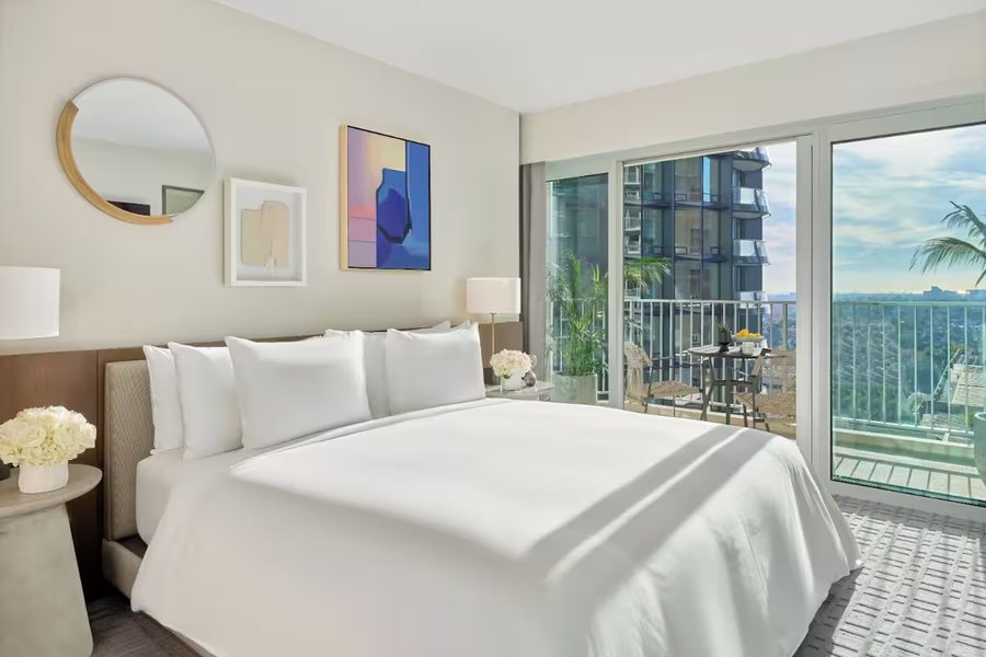 Fairmont Century Plaza Los Angeles California — Guest room
