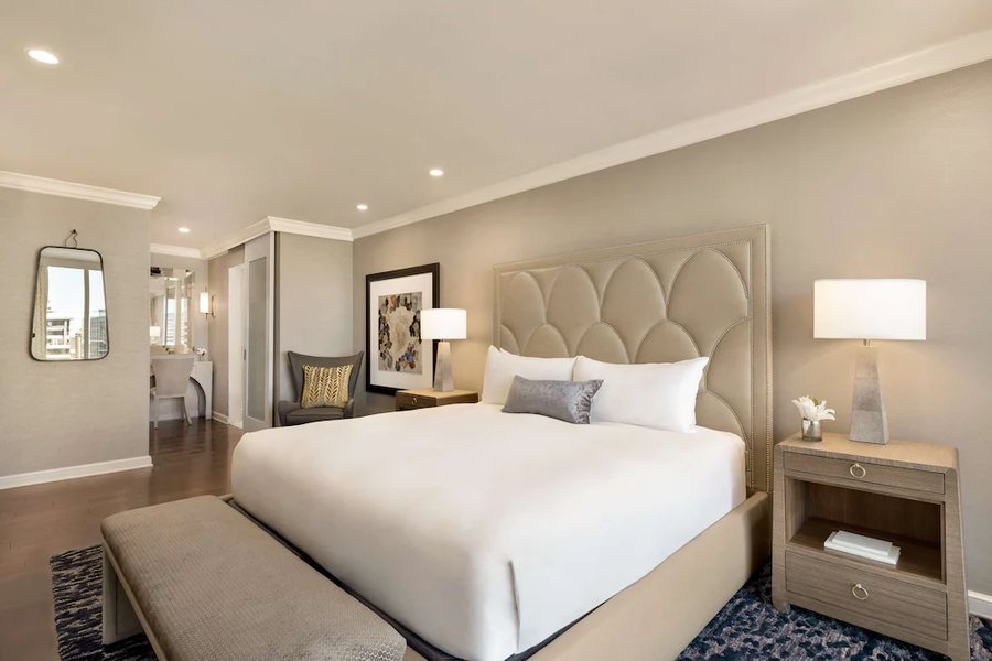 Fairmont Dallas Dallas Texas — Guest room