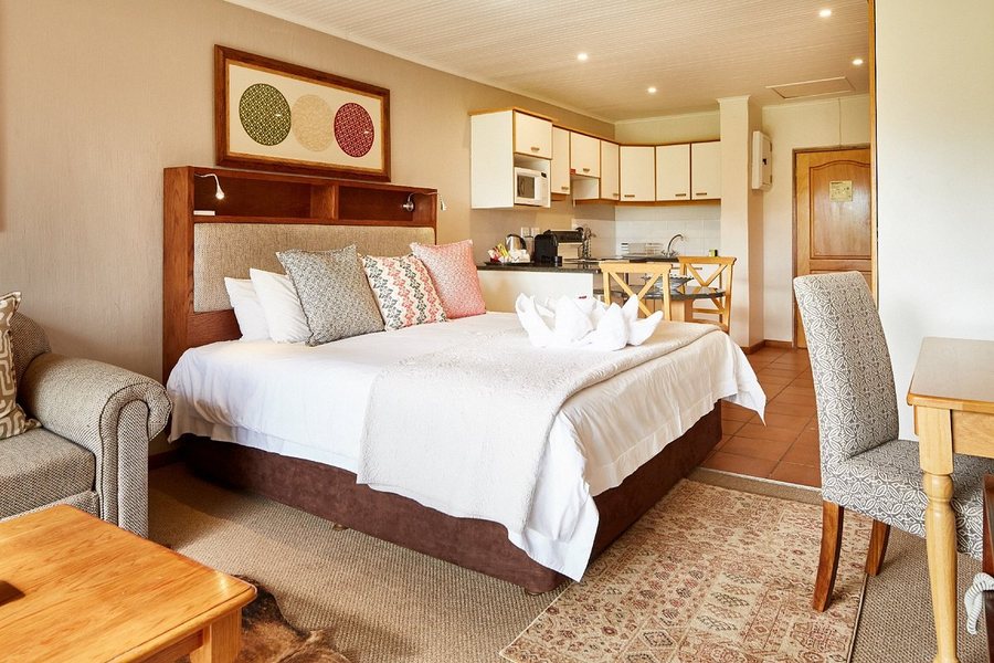 Fairways Holiday Accommodation — Guest room