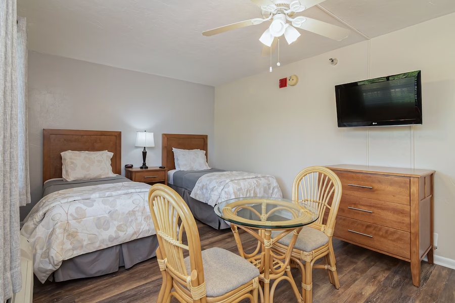Fairways Inn Of Naples — Guest room