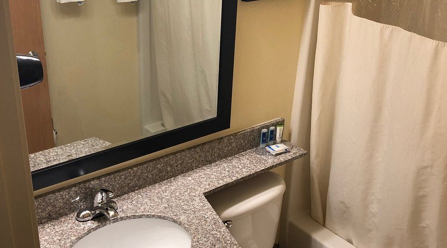 Fallon RV Park — Bathroom