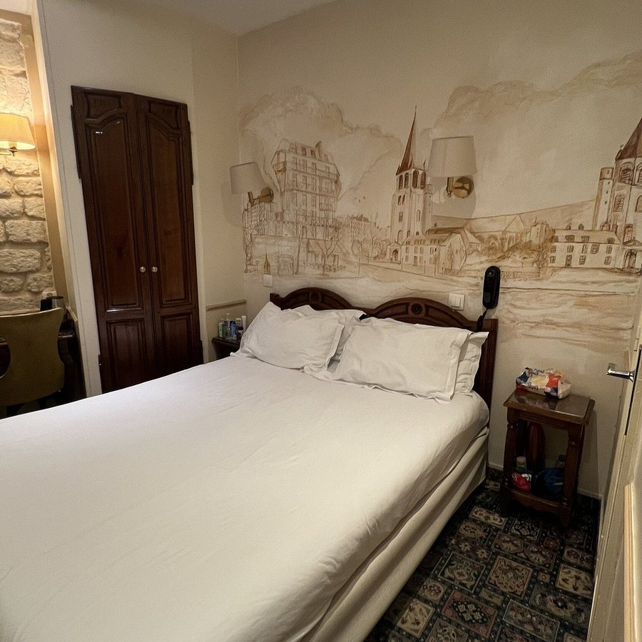Familia Hotel — Guest room