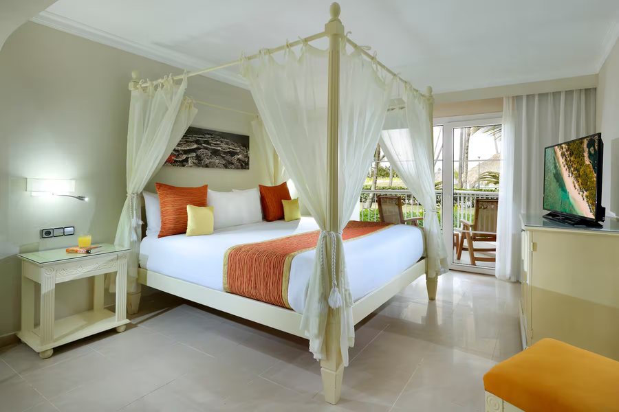 Family Selection at Grand Palladium Select Bavaro All Inclusive — Guest room