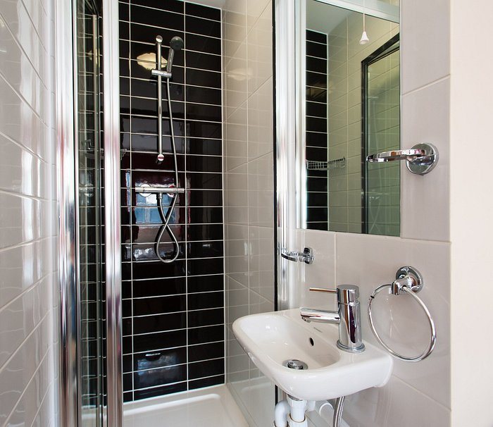 Farm Road Estate — Bathroom