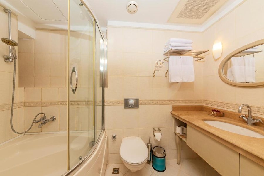 Faros Hotel Old City Istanbul — Bathroom