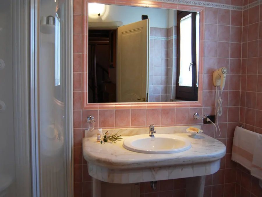 Fattoria Il Borghetto — Bathroom