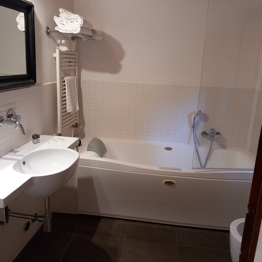 Fattoria Il Milione Agriturismo Residence A Firenze — Bathroom