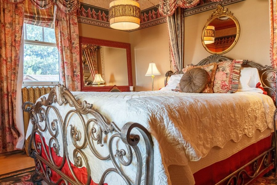 Feathered Pipe Ranch — Guest room