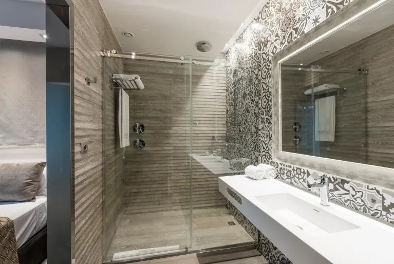 Feelathome Plaza Apartments Barcelona Catalonia — Bathroom