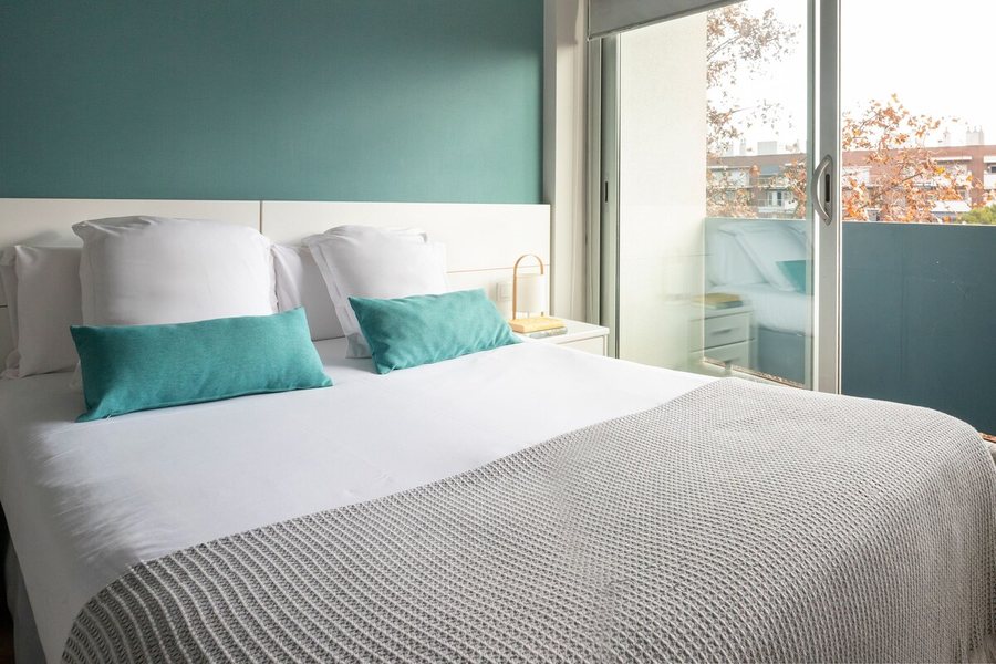 Feelathome Poblenou Beach Apartments Barcelona Catalonia — Guest room
