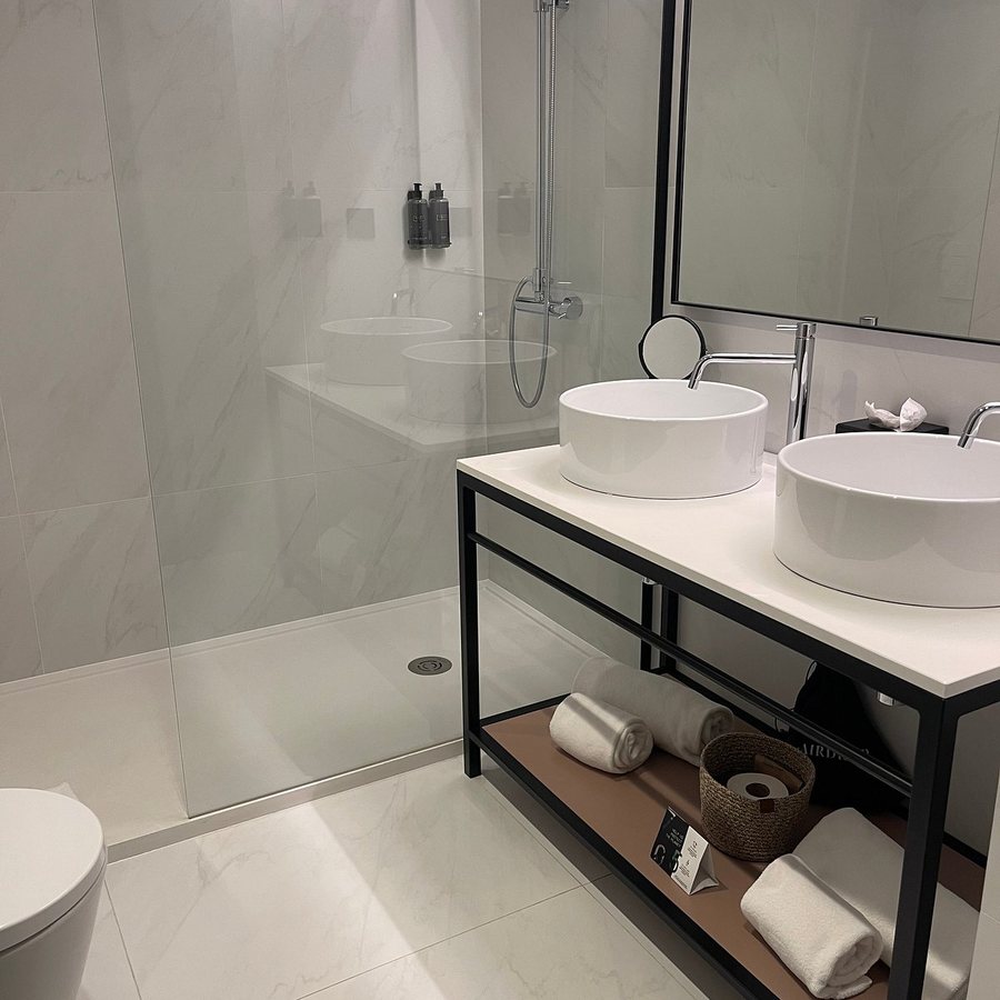 Feels Like Home Santa Catarina Prime Suites — Bathroom