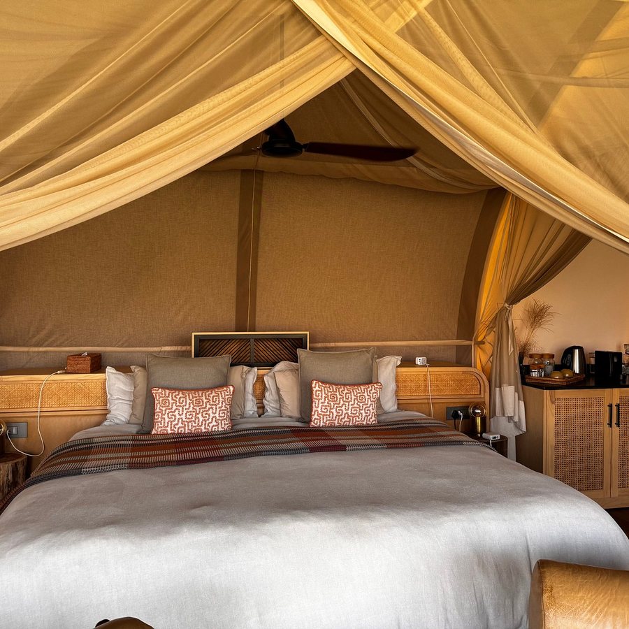 Few Far Luvhondo — Guest room