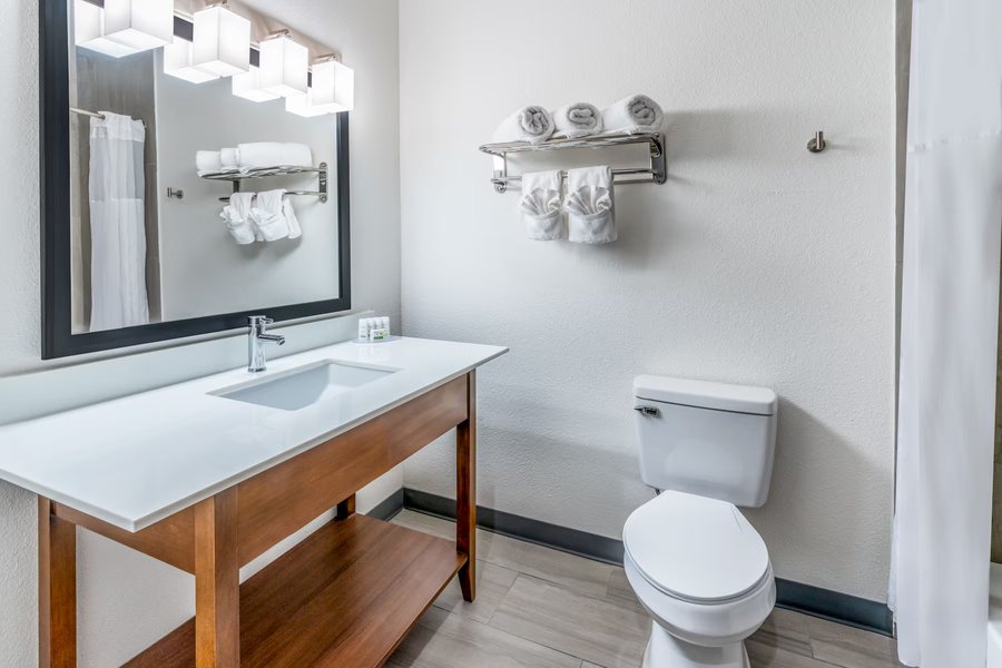 Fiddler s Inn — Bathroom